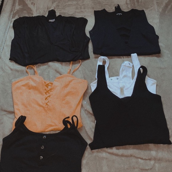 Women’s clothing - Picture 1 of 12